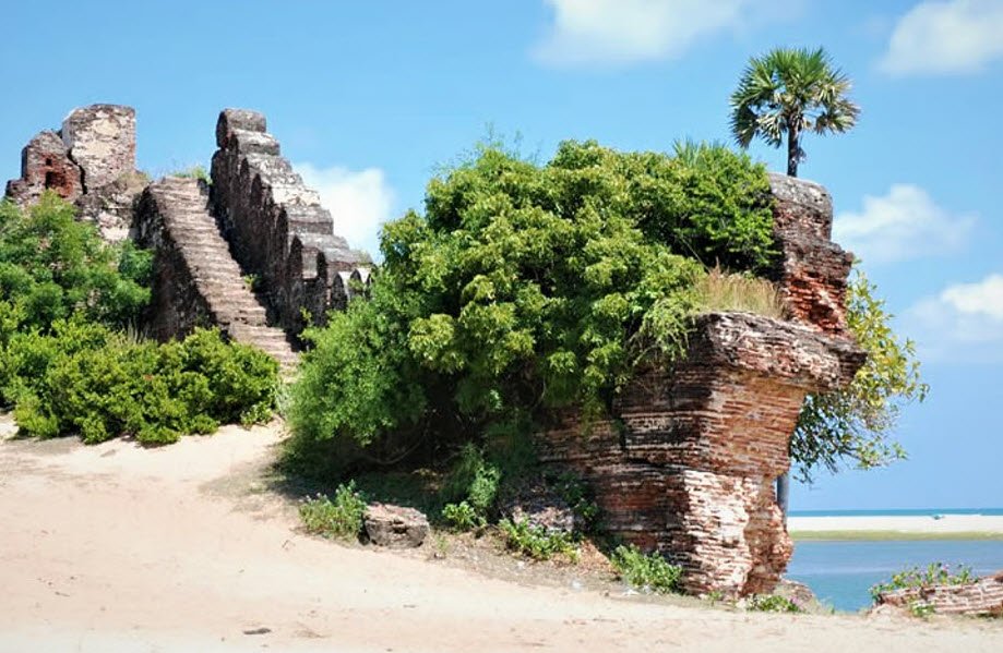 Alamparai Fort, India